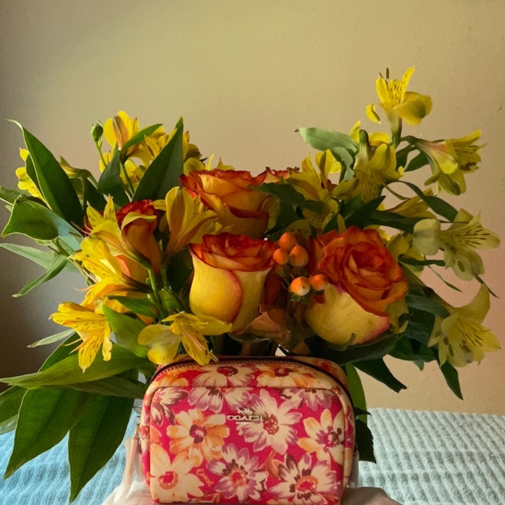 💐 COACH MINI COSMETIC CASE WITH DAISY PRINT 💐 - Picture 12 of 16